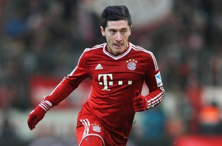 足球巴萨主帅称赞中场新核：不可替代